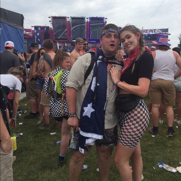 Meet your Posher, Taylor - Picture 3 of 5